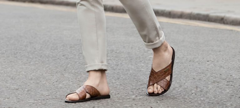 UAE Court jails an Asian man for stealing sandals from a Mosque