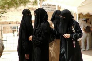 polygamy veil muslim burqa rufian seule soeurs jamais marriage sharia divorces islamic nigeriana