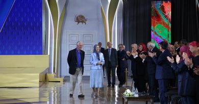 IRAN: Nobel Prize-winning Professor Richard Roberts visits Ashraf-3 and meets with Maryam Rajavi