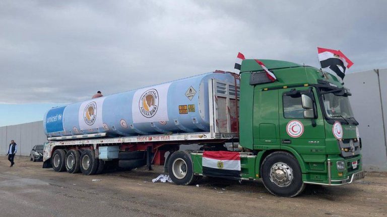 First fuel truck starts crossing into Gaza from Egypt