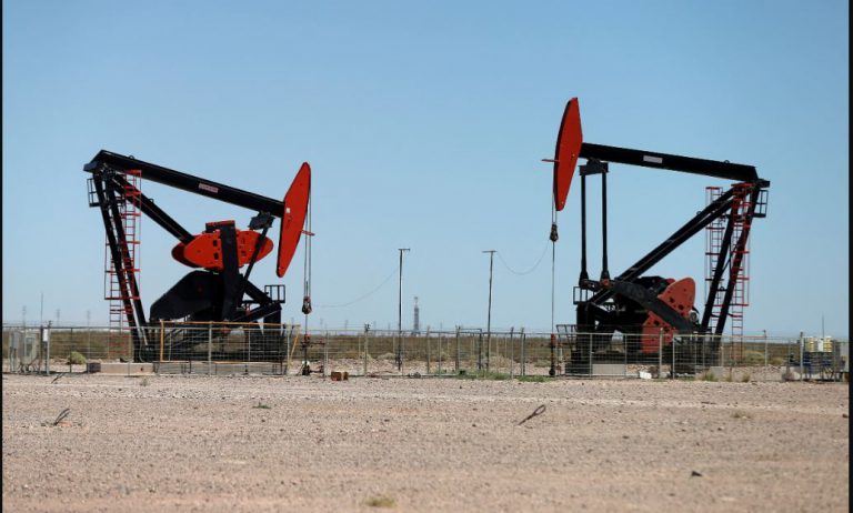 Oil extends gains on US strategic reserve purchases