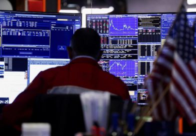 Global Bank Stocks Slide as Credit Concerns Spark Market Reality Check