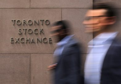 Toronto Stocks Edge Higher as Cannabis and Commodities Lift Market Mood