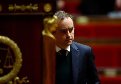France Ensures Government Continuity with Emergency Budget Rollover Approval