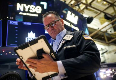 Technology and Healthcare Stocks Lift Wall Street as Investors Eye Key US Jobs Report
