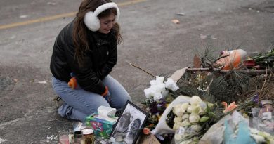 Federal officials stand by Minneapolis shooting account despite video contradictions