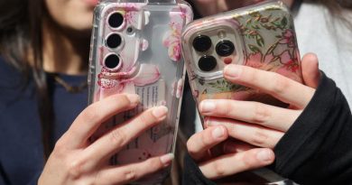 Britain’s teens push back against Australian-style social media ban