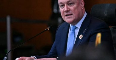 Luxon Rebuts Leadership Rumblings as Polls Weigh on New Zealand Government