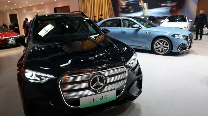 Mercedes Profit Slides as China Slowdown, Tariffs Pressure Margins