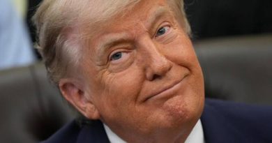 Trump Takes Tax Pitch to Battleground District as Economic Discontent Grows