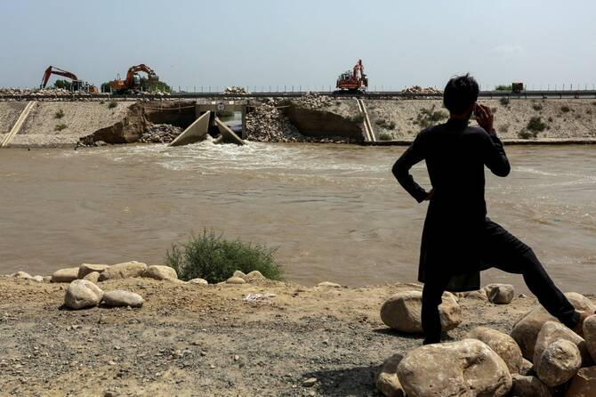 Pakistan Warns of Water Flashpoint as India Pushes Chenab Projects