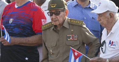 Raúl Castro Reemerges as Havana Rallies Defiance Against Escalating U.S. Pressure